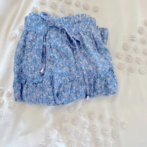 Never worn flower skirt - Picture 3 of 3